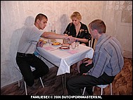 [Foto 2] Familiesex, Incest, Moeder neukt Zoon, Vader neukt Dochter..