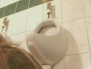  Nymfoname hoertje doet acteur plat neuken